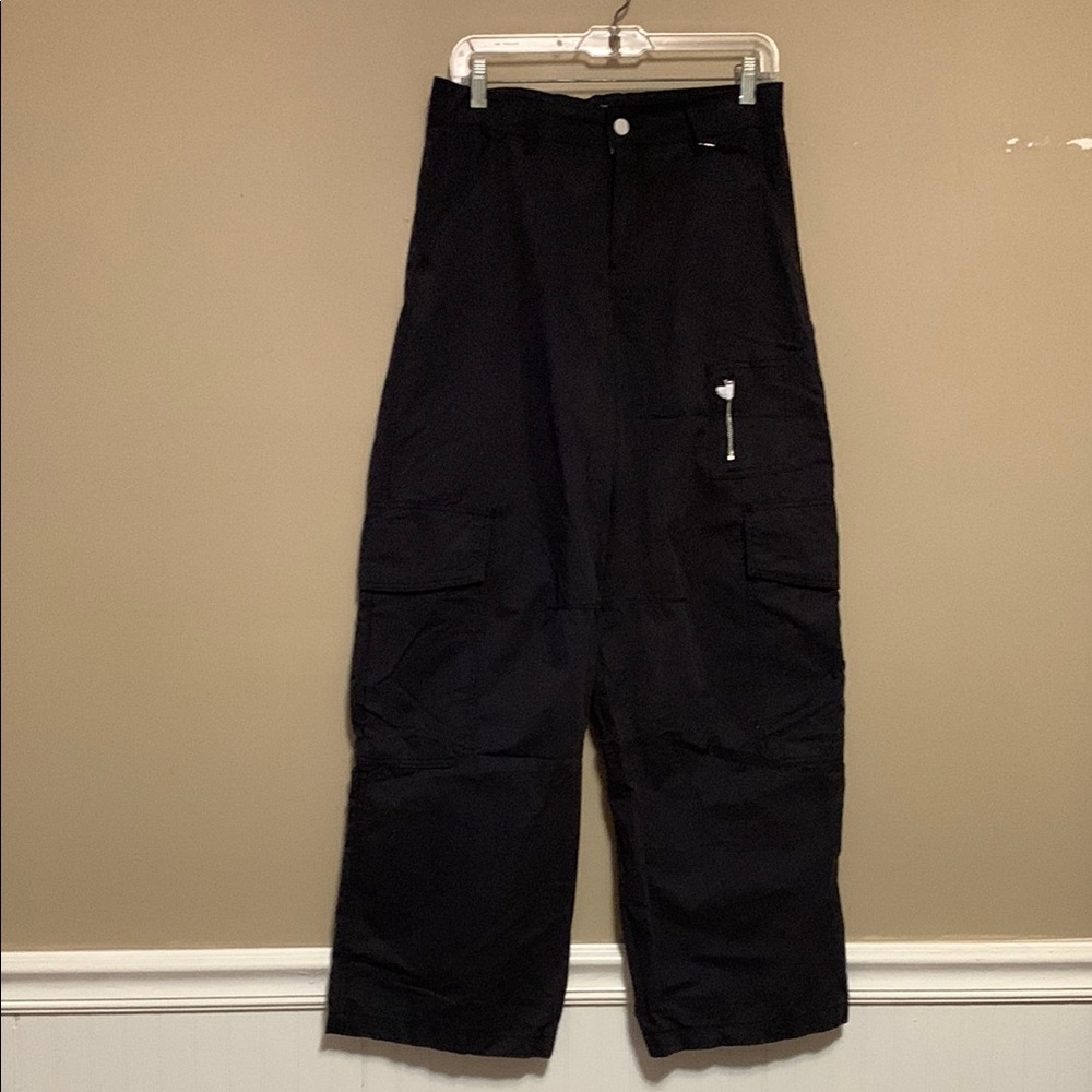 Forever 21 Women’s Wide-Leg Cargo Baggy Long Black Pants Size Medium Gorpcore